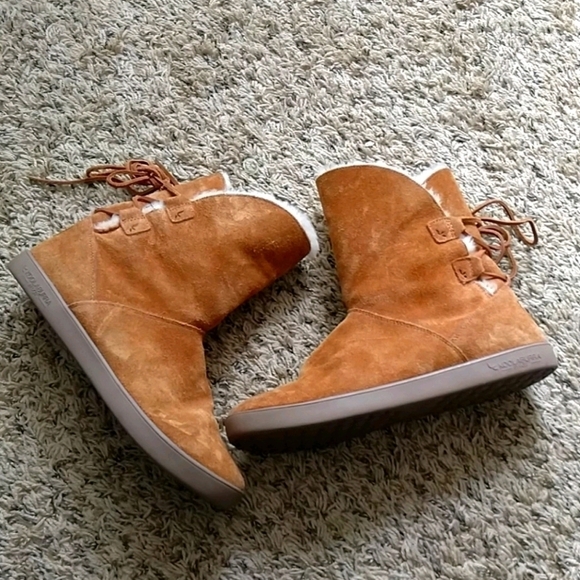 Kookaburra by ugg SHAZI SHORT
Boots - Picture 1 of 6
